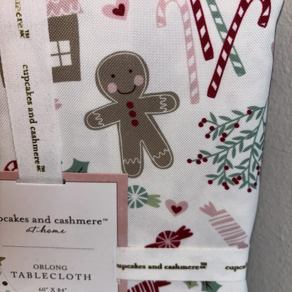 Cupcakes & Cashmere Gingerbread Oblong Christmas Holiday Tablecloth 60x84 NEW